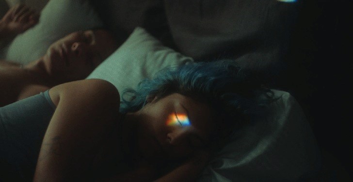 El día es largo y oscuro