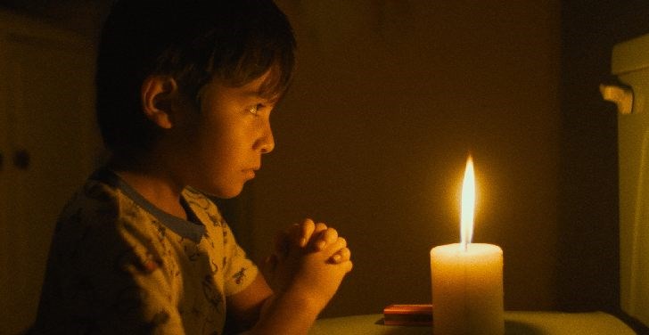 El diablo fuma (y guarda la cabeza de los cerillos