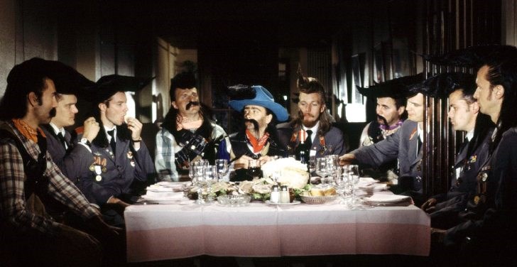 Los vaqueros de Leningrado encuentran a Moisés